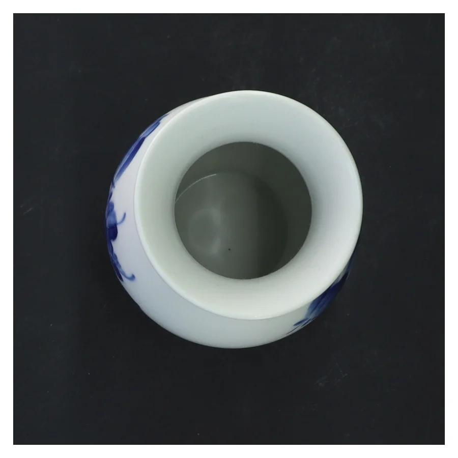 Blå blomst porcelæns vase fra Royal Copenhagen (str. Ø 7 cm længde 18 cm)