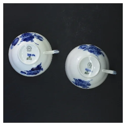 Porcelænskopper med blåt blomstermønster fra Royal Copenhagen (str. 2 stk Ø 10,5 cm)