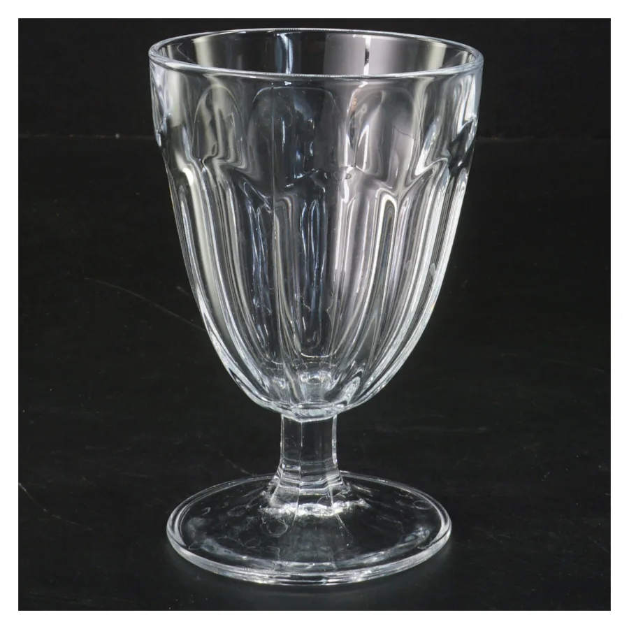 Glas på fod (str. Ø 8 cm længde 12 cm)