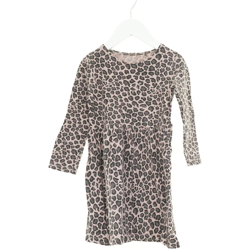 Kjole fra VRS (str. 104 cm)