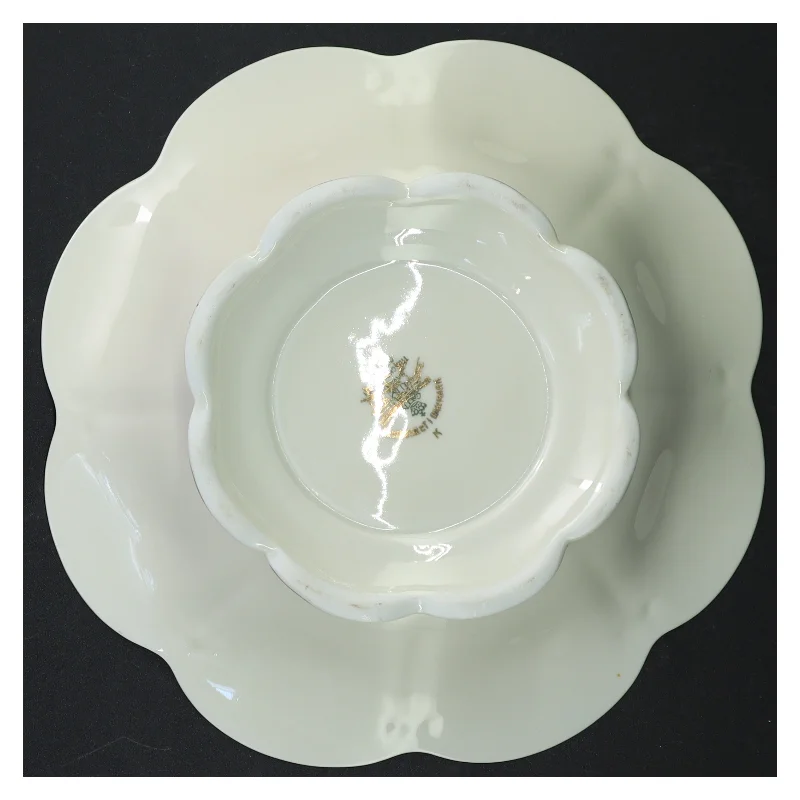 Porcelænsskål med blomstermotiver