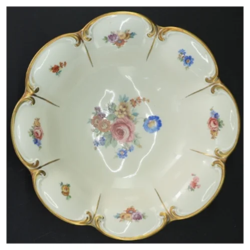 Porcelænsskål med blomstermotiver