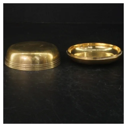 Dekorativ messingæske med låg