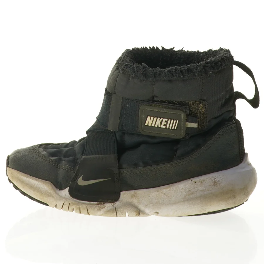 Sorte Nike vinterstøvler fra Nike (str. 30)
