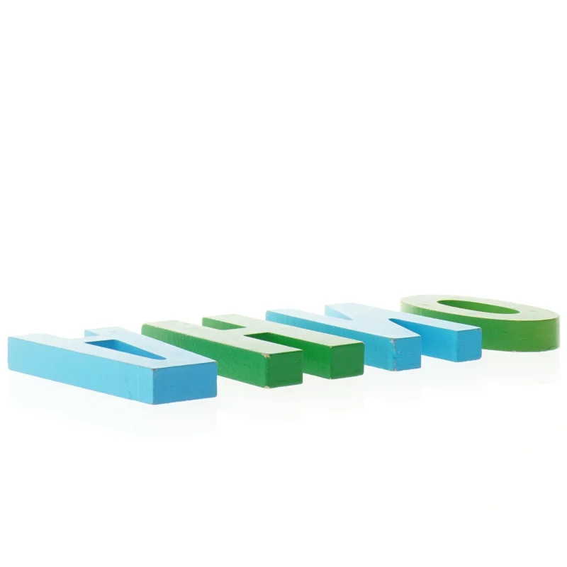 Træbogstaver NOAH (str. 10 x 5 komma 5 x en komma 5 cm)
