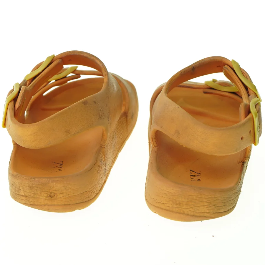Sandaler fra Zara (str. 32)