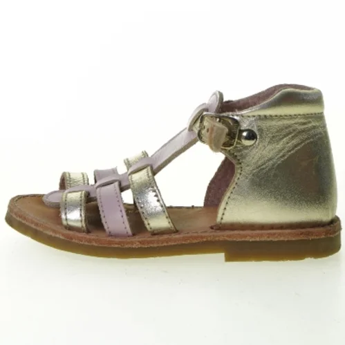 Sandaler fra Dpam (str. 25)