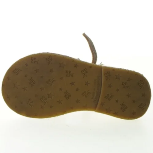 Sandaler fra Dpam (str. 25)