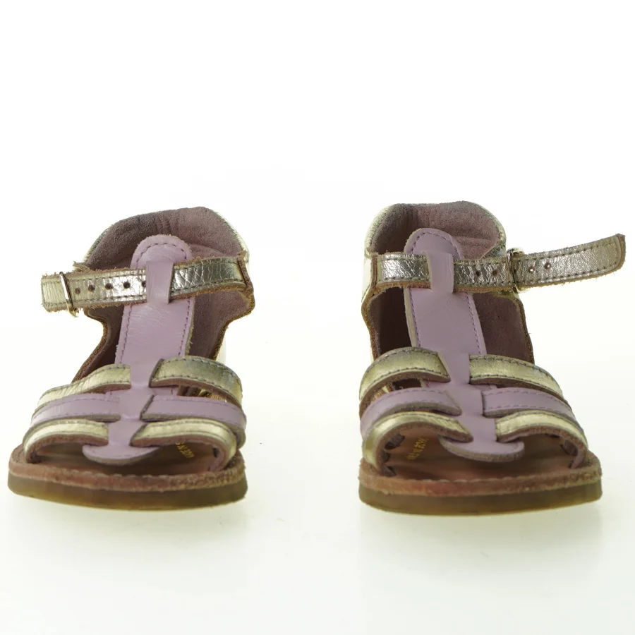 Sandaler fra Dpam (str. 25)