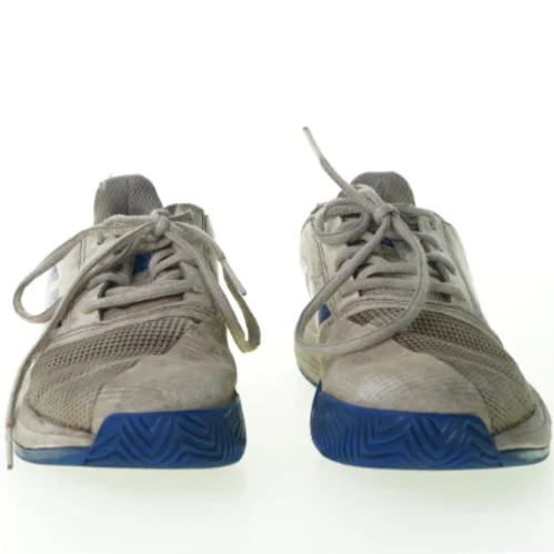 Sko fra Adidas (str. 25 cm)