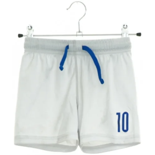 Fodboldshorts fra H&M (str. 104 cm)