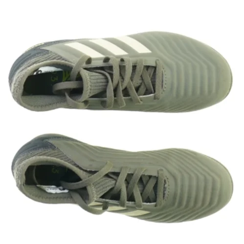 Sko fra Adidas (str. 23 cm)