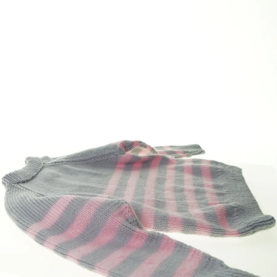 Striktrøje (str. 43 x 32 cm)