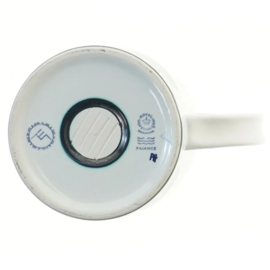 Royal Copenhagen årskrus fra 1974 fra Royal Copenhagen (str. Ø 10,5 cm længde 11,5 cm)
