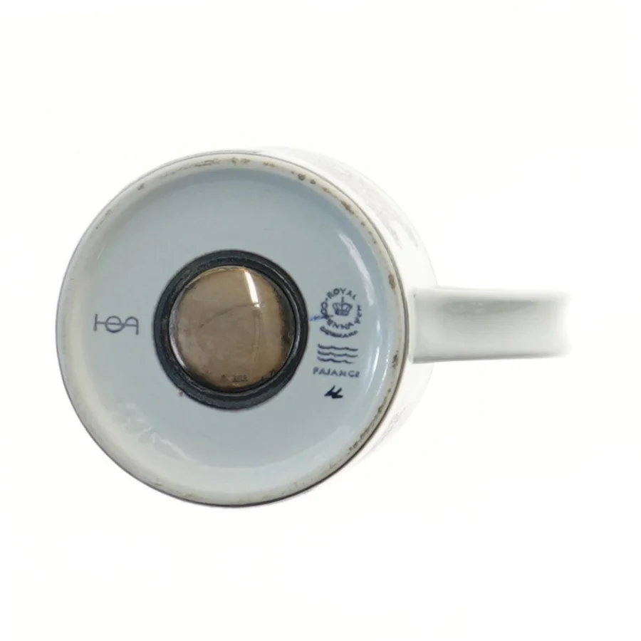 Keramikkop med 1971 mønster fra Royal Copenhagen (str. Ø 10,5 cm længde 11,5 cm, årskrus