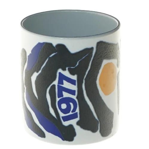 Vintage årskrus fra Royal Copenhagen (str. Ø 10,5 cm længde 11,5 cm)