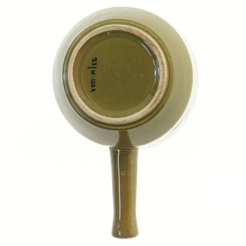 Grøn keramikskål med hank og fiske-motiv (str. 13x11 cm)