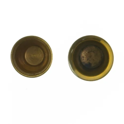 To messingbægre (str. Ø. 6,5 cm. længde. 6 cm)