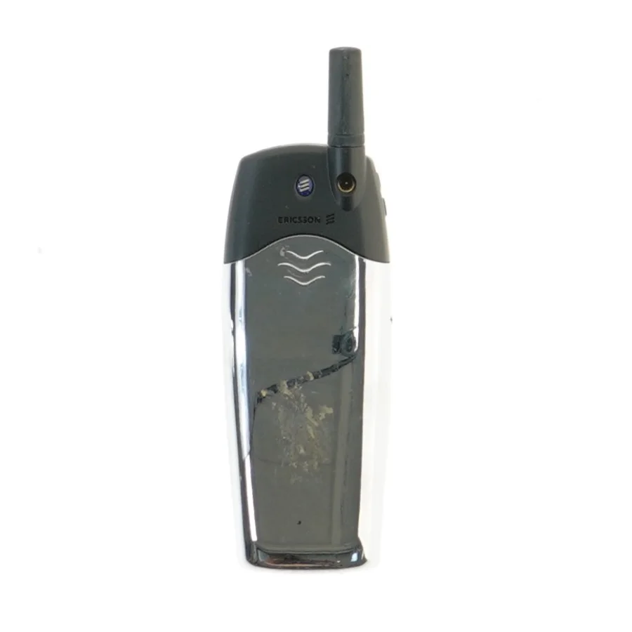 Ericsson mobiltelefon (str. 13x5,5 cm)