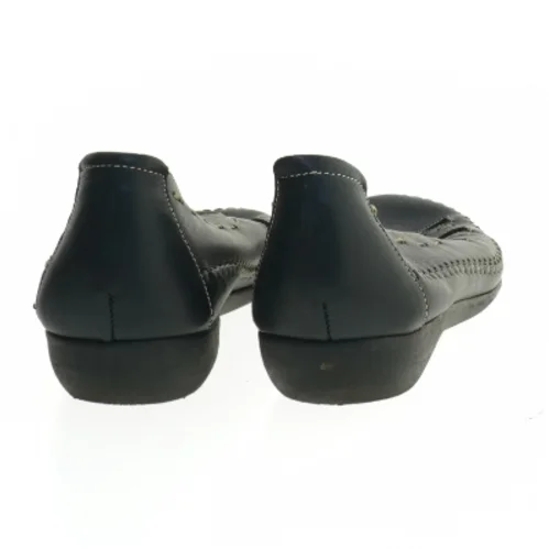 Dame lædersko med stikninger i størrelse 37 fra Vainer (str. 37 )