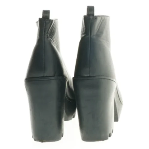 Sort ankel støvle med lynlås (str. Længde, 23 cm)