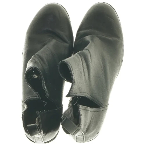 Sort ankelstøvler med hæl (str. fod 25 cm)