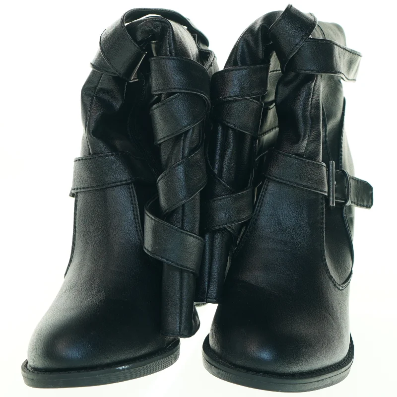 Sorte læderstøvler med hæl og spænder fra Justfab (str. 8)