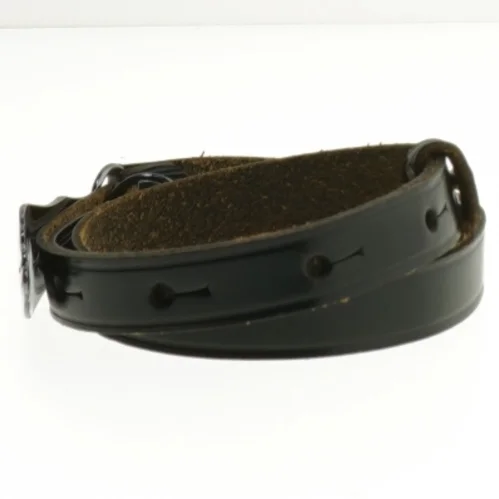 Bælte i læder med sølvspænde