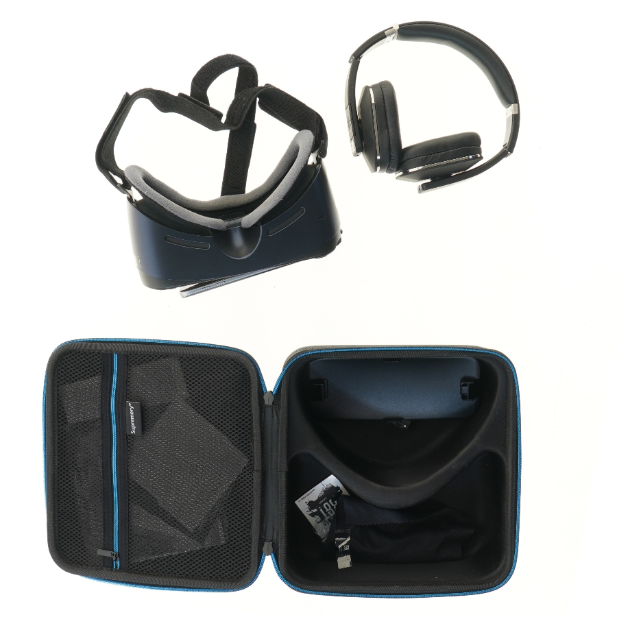 Samsung Gear VR-headset med hovedtelefoner og mobil