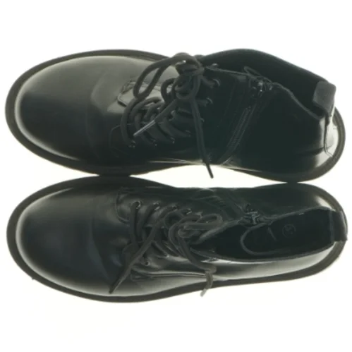 Sorte snørestøvler fra VRS (str. 37)