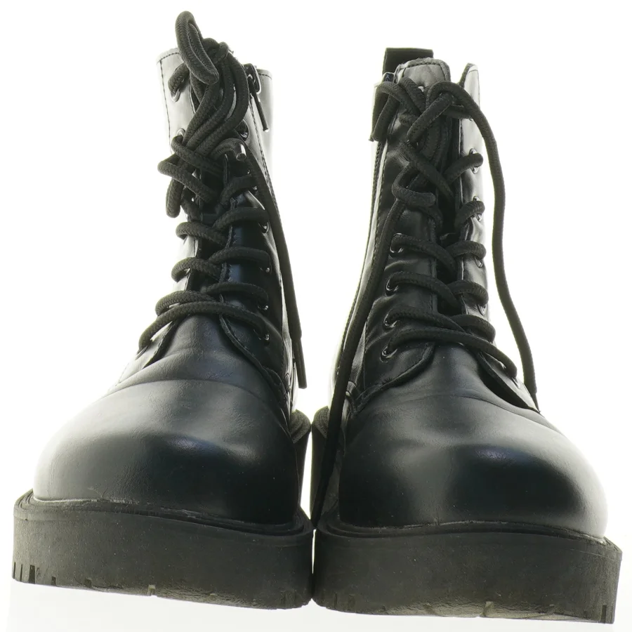 Sorte snørestøvler fra VRS (str. 37)