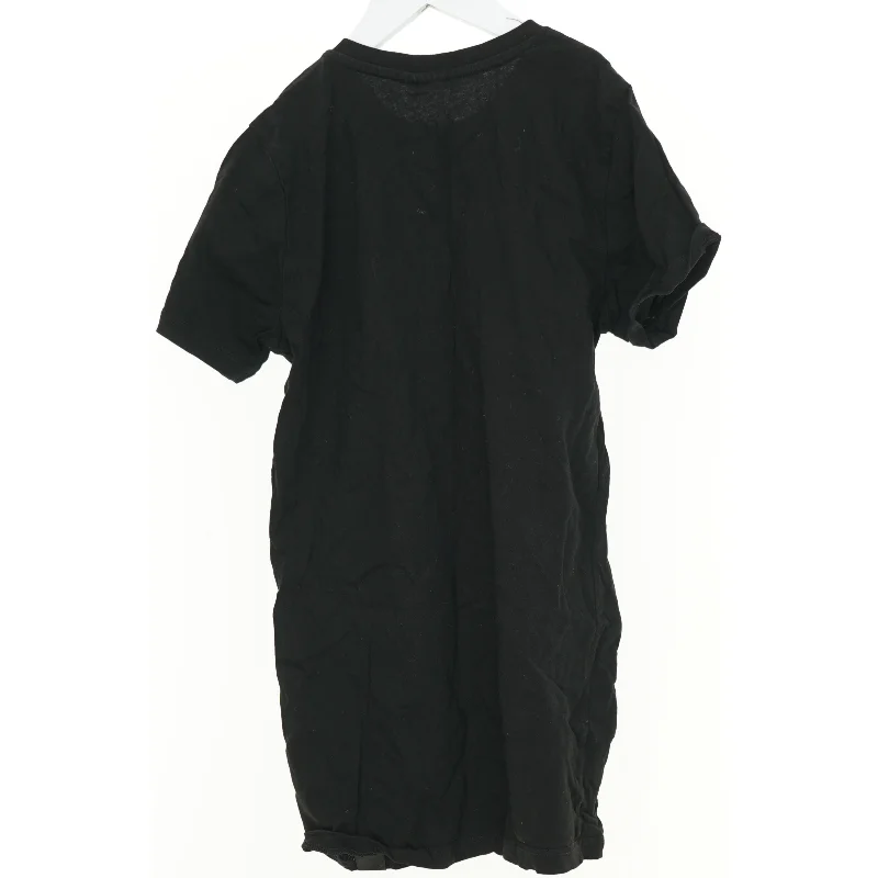 T-Shirt fra DWG (str. 152 cm)