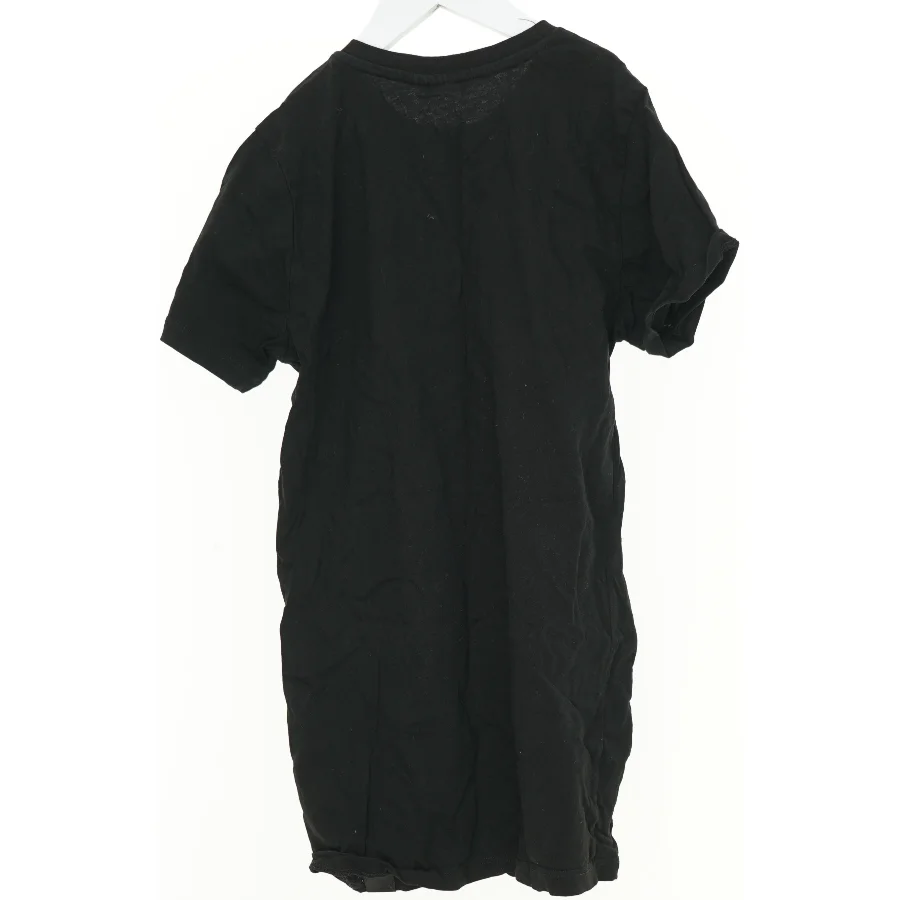 T-Shirt fra DWG (str. 152 cm)