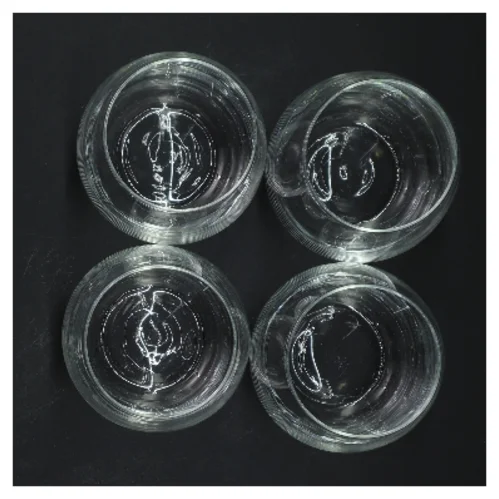 Sæt af fire drikkeglas (str. Ø 6,5x10 cm)