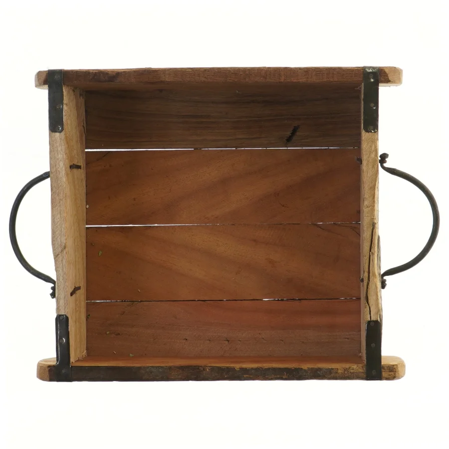 Træbakke med metalhåndtag (str. 30x26x8 cm)