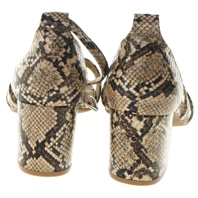 Sko med slangeskindsdesign, str. 38 fra Depeche (str. 38 )