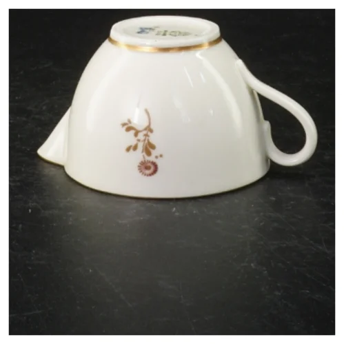 Porcelæns flødekande med blomstermotiv fra B&G