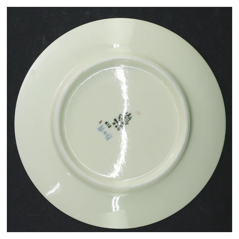 Porcelænstallerkener med blomstermotiv fra B&G