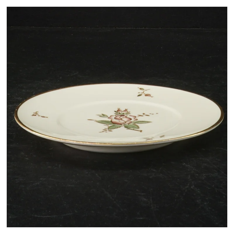 Porcelænstallerkener med blomstermotiv fra B&G