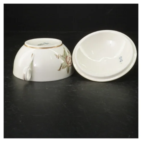 Porcelæn suppeterrin med låg og blomstermotiv fra B&G