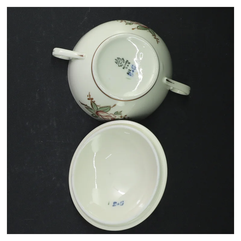 Porcelæn suppeterrin med låg og blomstermotiv fra B&G