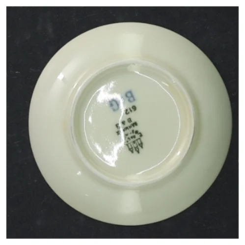 Porcelænsfad med blomstermotiv fra B&G