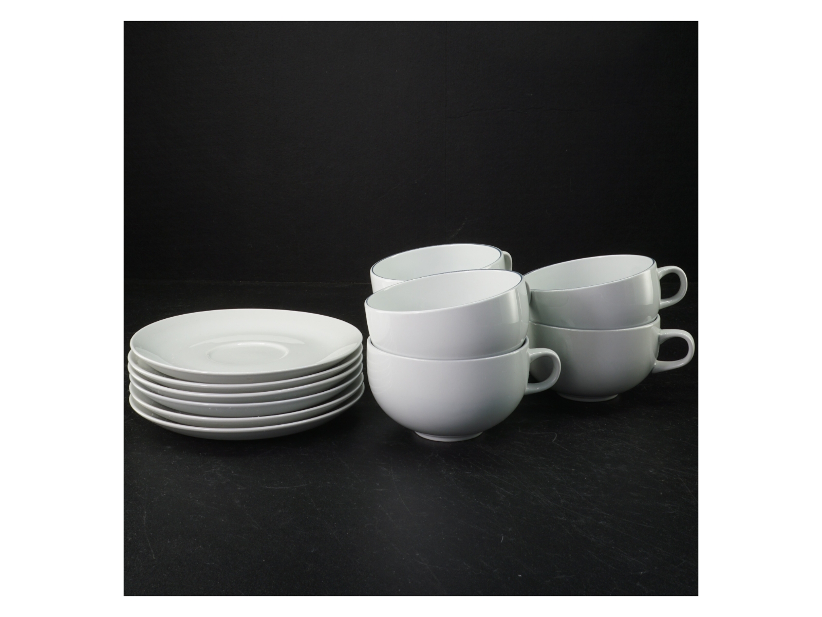 Porcelænstekopper og underkopper fra Royal Copenhagen