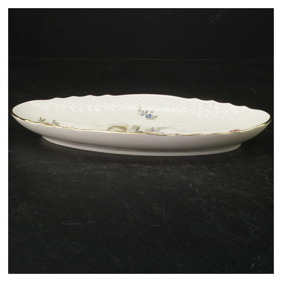 Porcelænsfad med blomstermotiv fra Royal Copenhagen