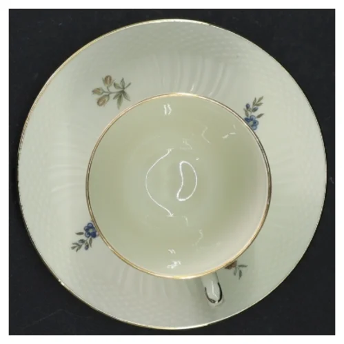 Porcelænskopper med underkopper fra Royal Copenhagen