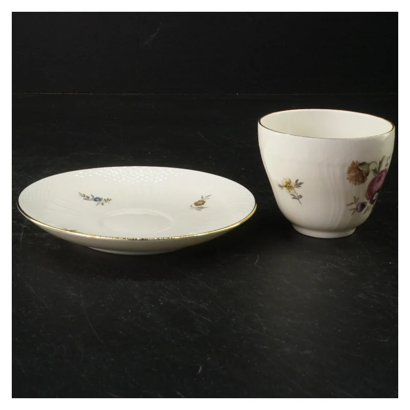 Porcelænskopper med underkopper fra Royal Copenhagen