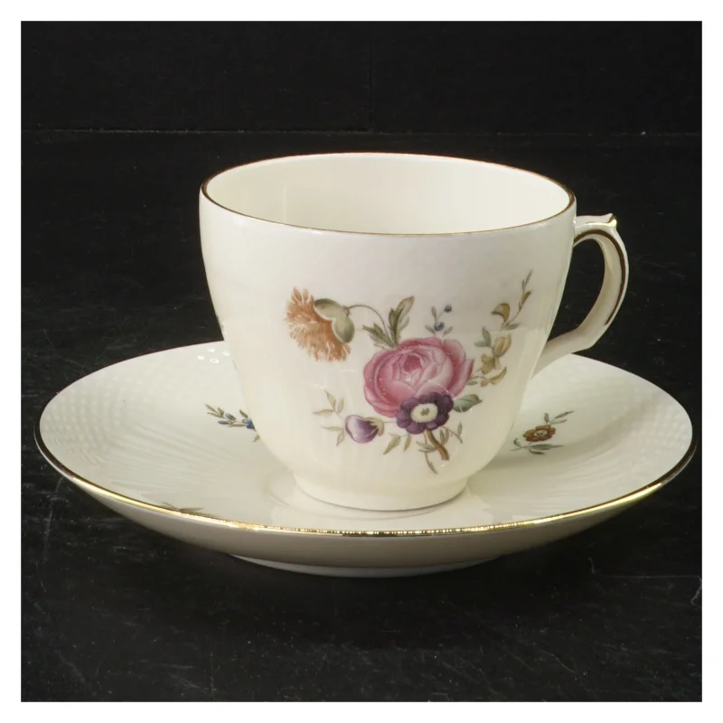 Porcelænskopper med underkopper fra Royal Copenhagen