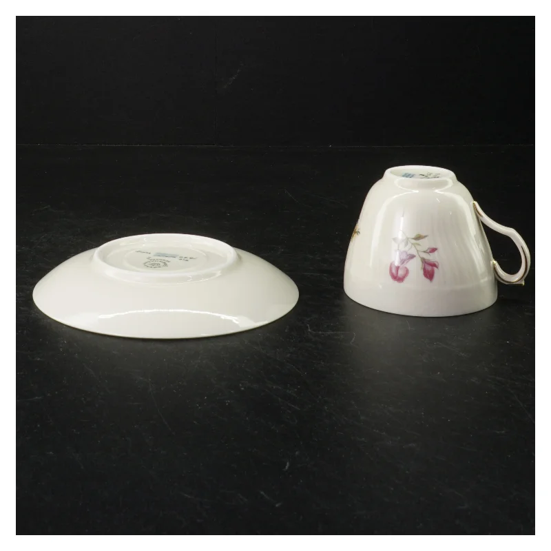 Porcelænskopper med underkopper fra Royal Copenhagen