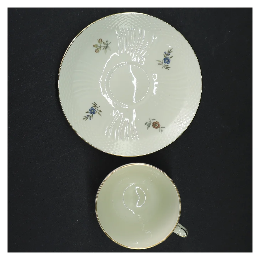 Porcelænskopper med underkopper fra Royal Copenhagen