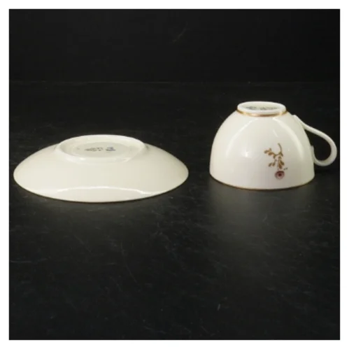 Porcelænskopper med underkopper fra B&G